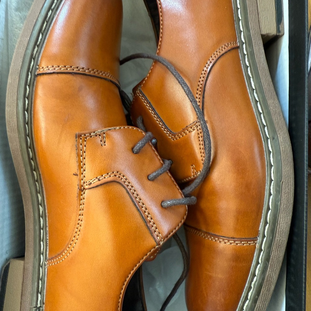 Tan Leather Chukka Boots with Lace-Up Design